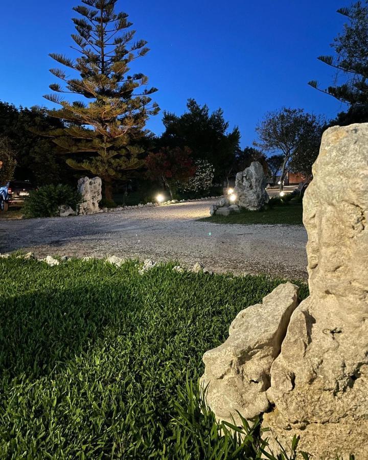 Agriturismo Tenuta Pozzello Torre dell'Orso Eksteriør bilde