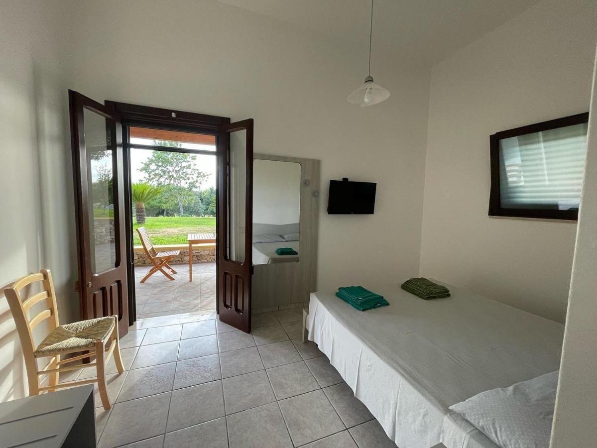 Agriturismo Tenuta Pozzello Torre dell'Orso Eksteriør bilde