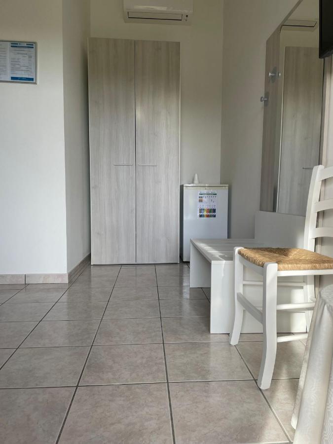 Agriturismo Tenuta Pozzello Torre dell'Orso Eksteriør bilde