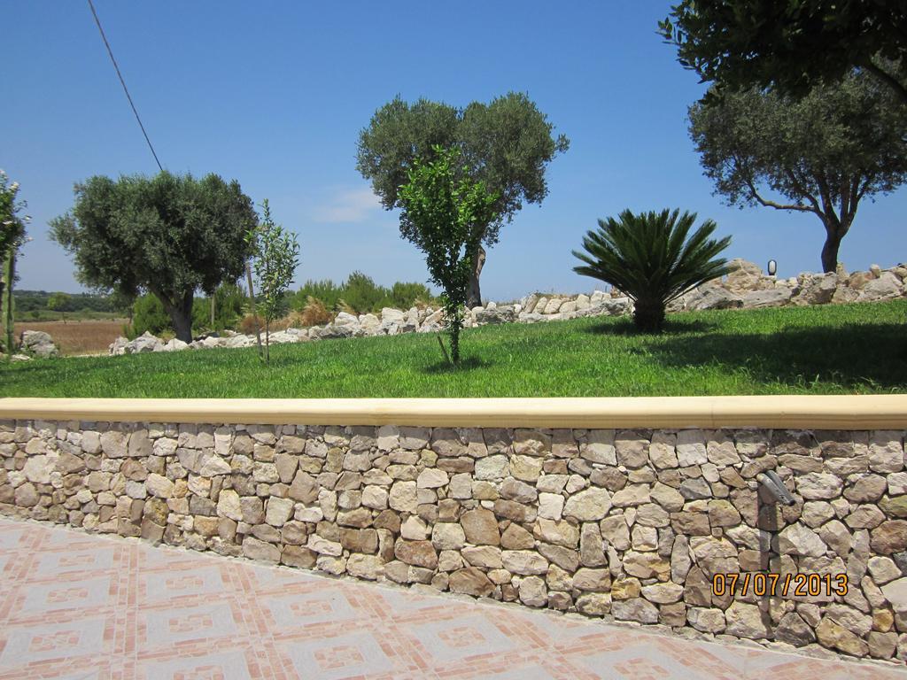 Agriturismo Tenuta Pozzello Torre dell'Orso Eksteriør bilde