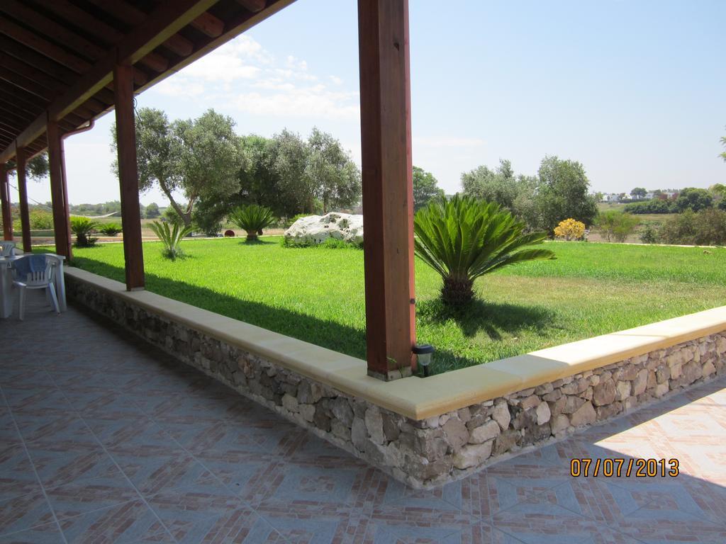 Agriturismo Tenuta Pozzello Torre dell'Orso Eksteriør bilde