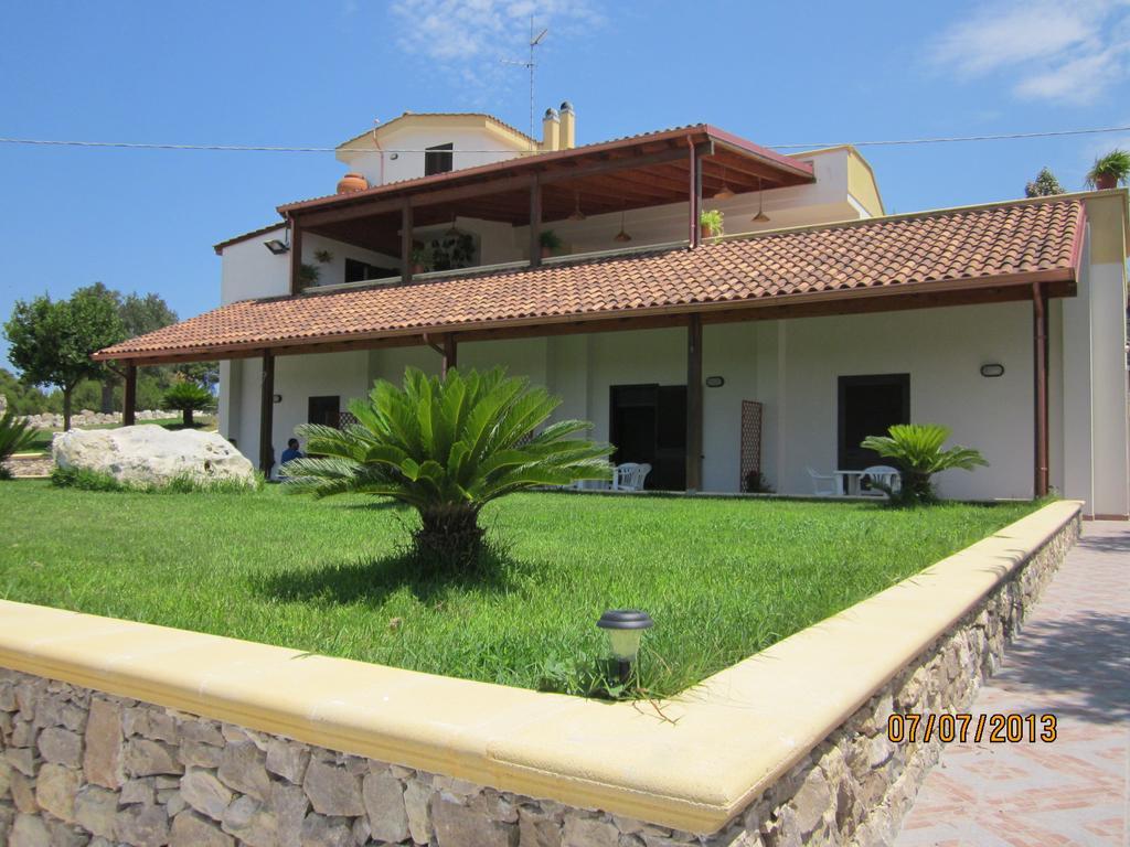 Agriturismo Tenuta Pozzello Torre dell'Orso Rom bilde