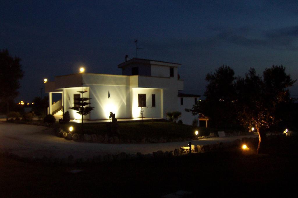 Agriturismo Tenuta Pozzello Torre dell'Orso Eksteriør bilde