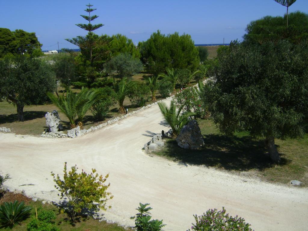 Agriturismo Tenuta Pozzello Torre dell'Orso Eksteriør bilde