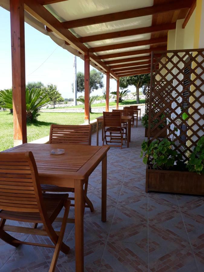 Agriturismo Tenuta Pozzello Torre dell'Orso Eksteriør bilde